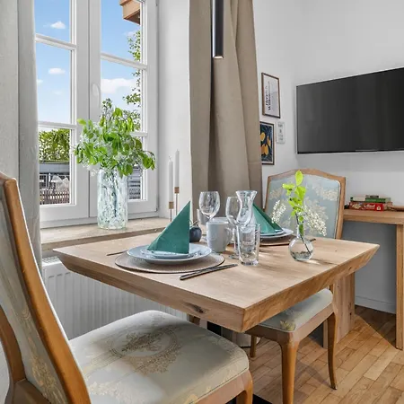 Apartment Balanced Tiny Apartment, Kitchen, Parking, Wifi
