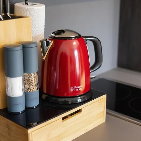 Balanced Tiny Apartment, Kitchen, Parking, Wifi